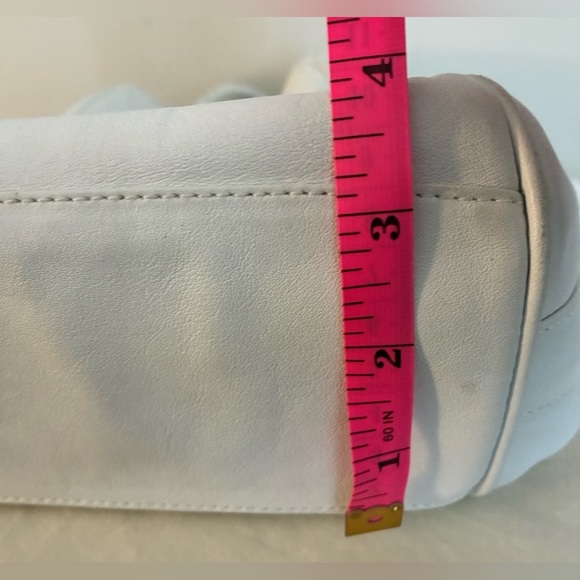 Vintage Fossil White Leather Bucket Purse w/Braided Drawstring & Silver Accents - Picture 3 of 16